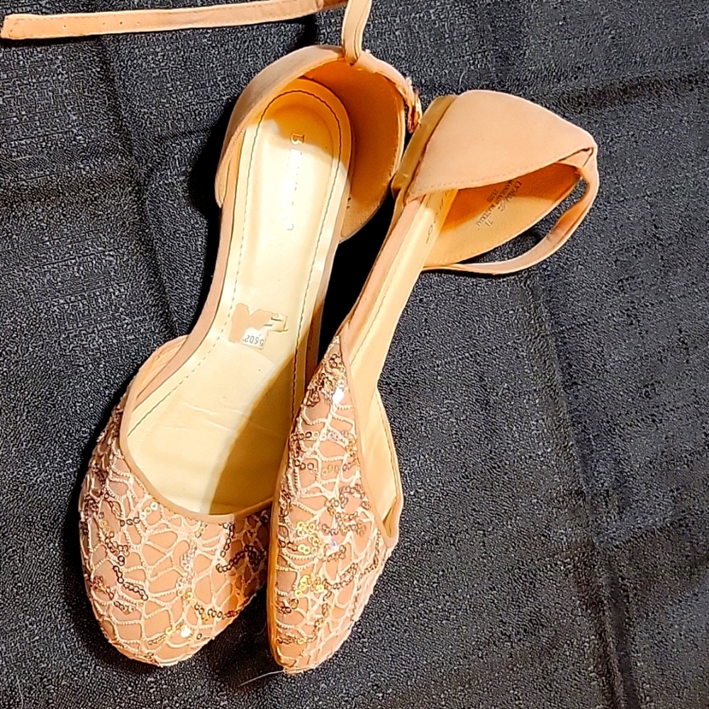 Women's flats